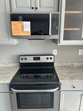 7347 Waldman Ave in Sparrows Point, MD - Foto de edificio - Building Photo