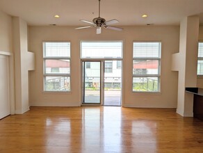 2100 Greenwood St in Evanston, IL - Building Photo - Building Photo