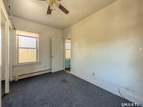 324 Boswell Ave in Norwich, CT - Building Photo - Building Photo