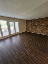 1005 Oak Tree Dr in Chapel Hill, NC - Building Photo - Building Photo