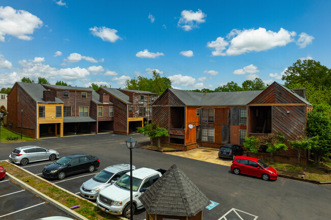 Summer Hills in Memphis, TN - Foto de edificio - Building Photo