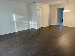 3318 Wood Valley Ct, Unit Duplex in Lexington, KY - Building Photo - Building Photo