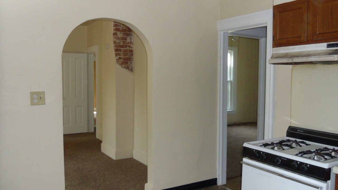 828 N 3rd St in Burlington, IA - Building Photo