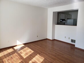 7900 Barkwood Dr in Columbus, OH - Building Photo - Building Photo