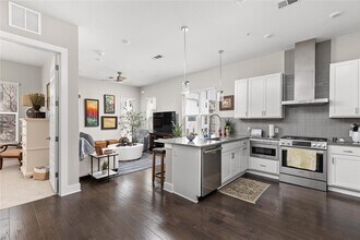 4325 Jackson Ave in Austin, TX - Building Photo - Building Photo