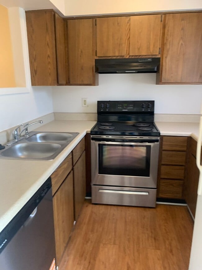 6901 Glendower Rd in Raleigh, NC - Building Photo - Building Photo