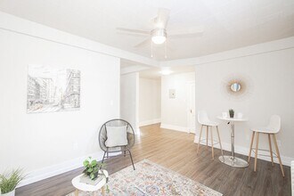 129 Lenore Apartment in Winnipeg, MB - Building Photo - Building Photo