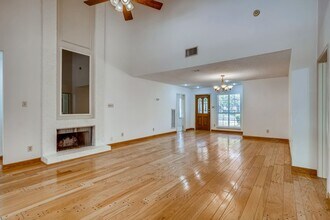 3817 Williamsburg Cir in Austin, TX - Building Photo - Building Photo