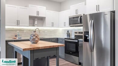 2995 Railside Lp, Unit 4-404 in Sanford, FL - Building Photo - Building Photo