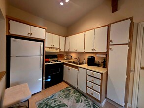 3921 Pressley Rd in Santa Rosa, CA - Building Photo - Building Photo