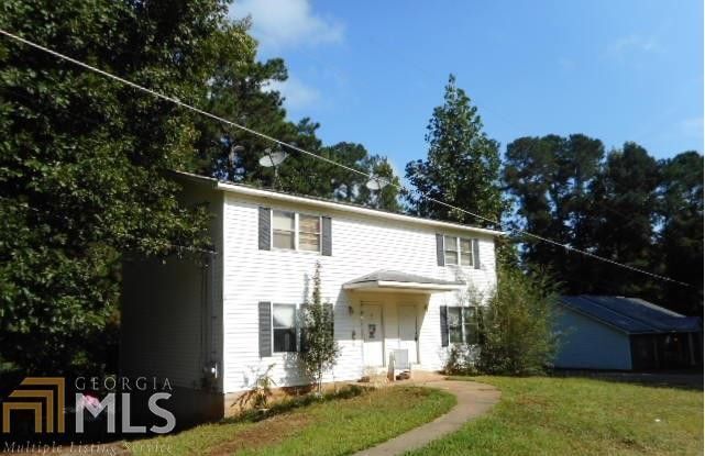 846 School Rd-Unit -A in Hampton, GA - Building Photo - Building Photo
