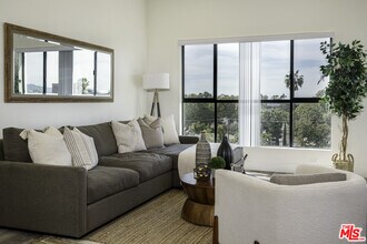 2465 Purdue Ave in Los Angeles, CA - Building Photo - Building Photo