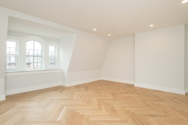 461 Massachusetts Ave, Unit 15 in Boston, MA - Building Photo - Building Photo