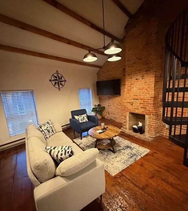 25 State St, Unit 302