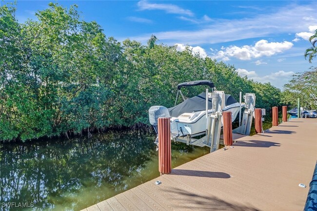 property at 3470 Lakeview Dr