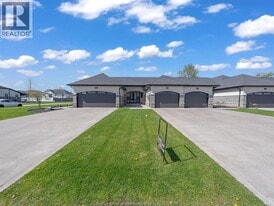 98 Houghton St in Essex, ON - Building Photo