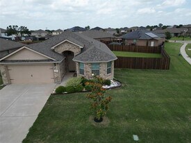 520 Cantebury Park Ln in Ponder, TX - Building Photo