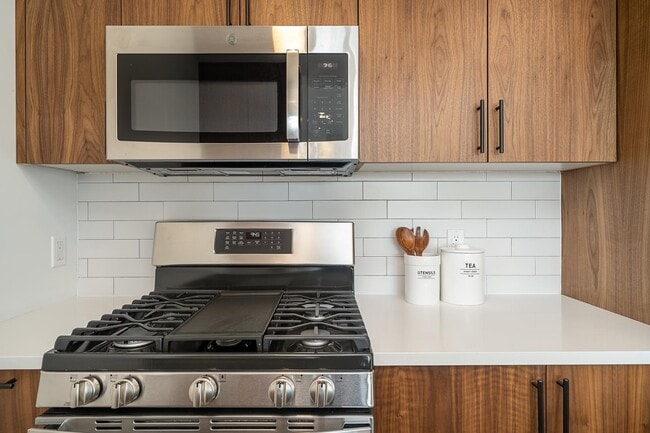 1410 Palisade Ave in Union City, NJ - Building Photo - Building Photo