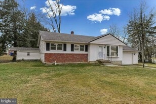 201 Trimble Blvd in Brookhaven, PA - Building Photo