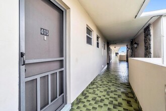 1690 NE 191st St in North Miami Beach, FL - Building Photo - Building Photo