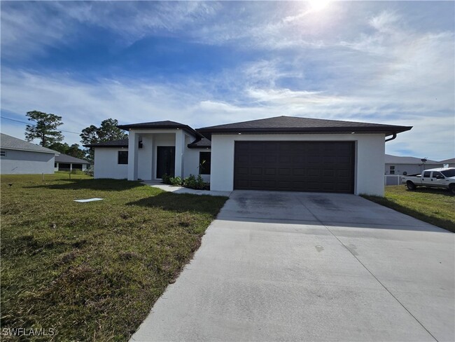 1605 W 11th St in Lehigh Acres, FL - Building Photo - Building Photo