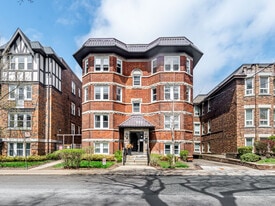 310-312 LONSDALE RD in Toronto, ON - Building Photo