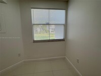 4764 NW 97th Pl in Doral, FL - Building Photo - Building Photo