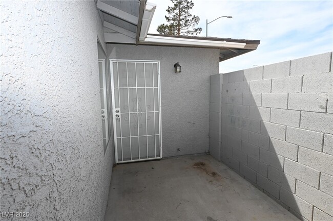 2334 N Lamb Blvd in Las Vegas, NV - Building Photo - Building Photo