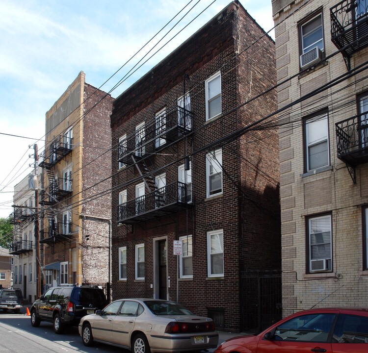 297-299 Oliver St in Newark, NJ - Foto de edificio