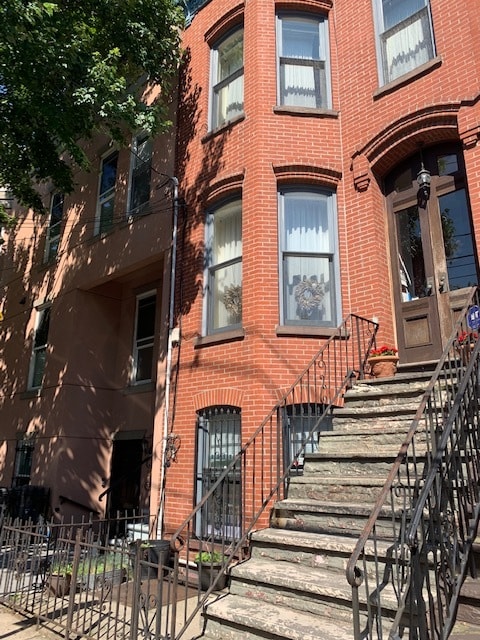 288 Monmouth St, Unit 1