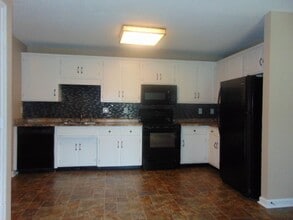 2007 Windroe Dr in Clarksville, TN - Foto de edificio - Building Photo