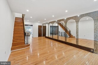 1142 Tree St in Philadelphia, PA - Building Photo - Building Photo