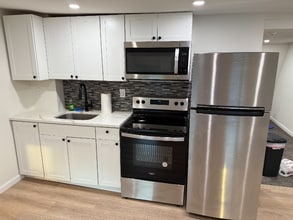 205 N Furnace St, Unit 3 in Birdsboro, PA - Foto de edificio - Building Photo