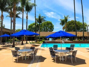 8877 Tulare Dr in Huntington Beach, CA - Building Photo - Building Photo