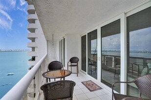 1717 N Bayshore Dr, Unit 2440 in Miami, FL - Building Photo