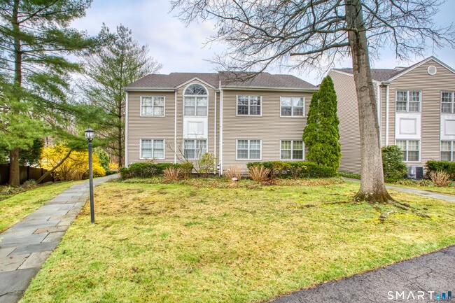 51 Old Kings Hwy in Greenwich, CT - Building Photo - Building Photo