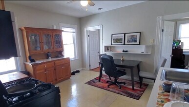 201 Hillside St, Unit 2 in Boston, MA - Foto de edificio - Building Photo