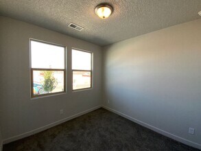6746 Clayton Dr NE in Rio Rancho, NM - Building Photo - Building Photo