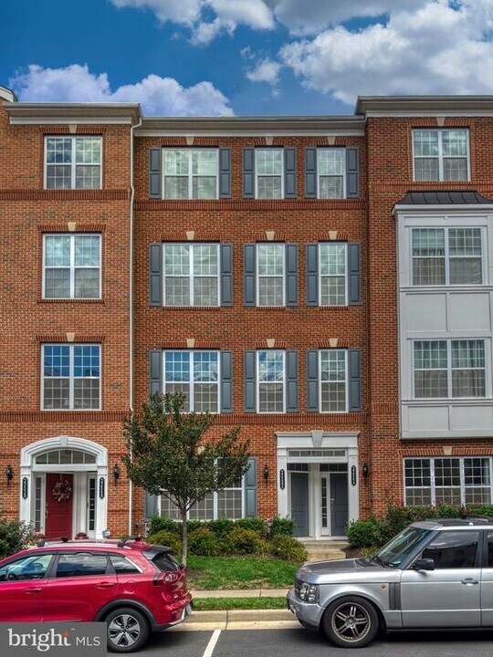23542 Buckland Farm Terrace in Ashburn, VA - Building Photo
