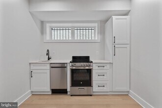 615 Irving St NW in Washington, DC - Building Photo - Building Photo