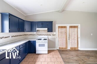 1050 Janet Dr in Greenwood, IN - Building Photo - Building Photo