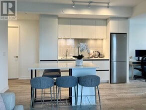 8 Beverley Glen Blvd in Vaughan, ON - Building Photo - Building Photo