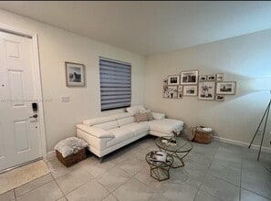 3328 W 114th Terrace in Hialeah, FL - Building Photo - Building Photo