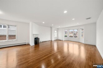 424 Central in Palisades Park, NJ - Building Photo - Building Photo