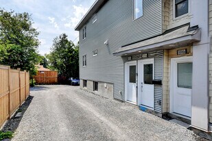 1018 Maitland Ave in Ottawa, ON - Building Photo