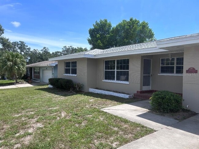 1100 Woodley Rd