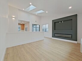 1881 Harris St in Eugene, OR - Building Photo