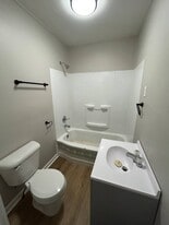 815 W Main St in Magnolia, AR - Building Photo