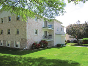 Sunset Apartments in Norwalk, IA - Building Photo - Building Photo