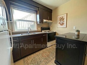 168 Moore Ave S in Waterloo, ON - Building Photo - Building Photo